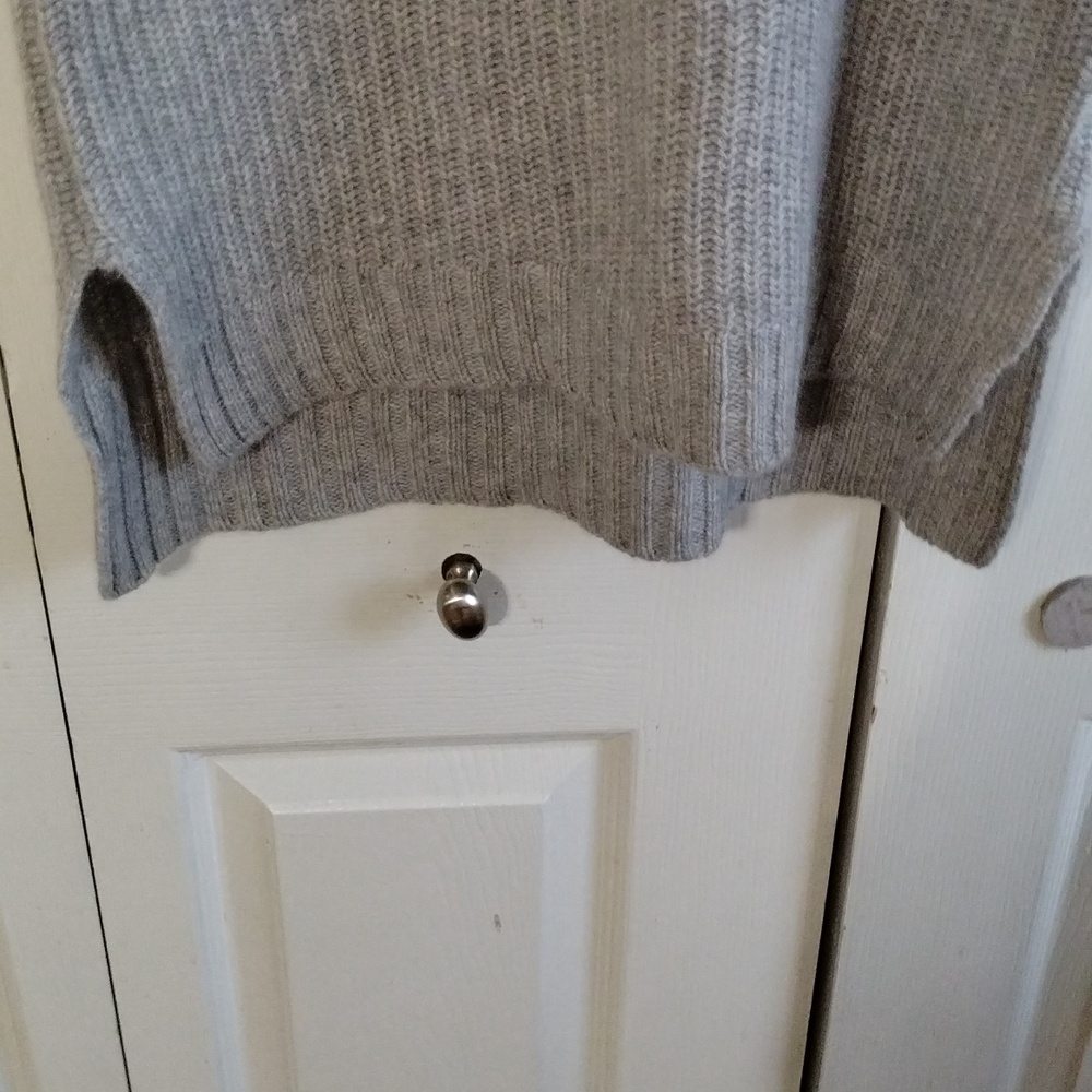 Sak's Fifth avenue 100 cashmere grey great Prepy size Medium - Picture 4 of 9